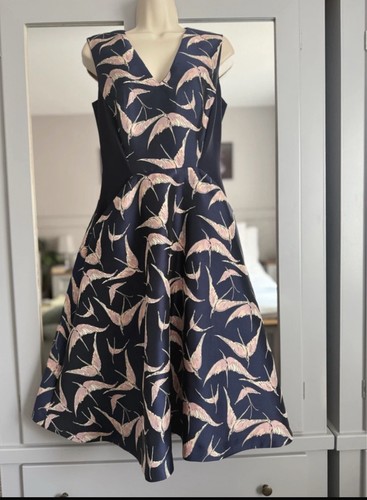 Bnwt phase eight delaphine - eight,